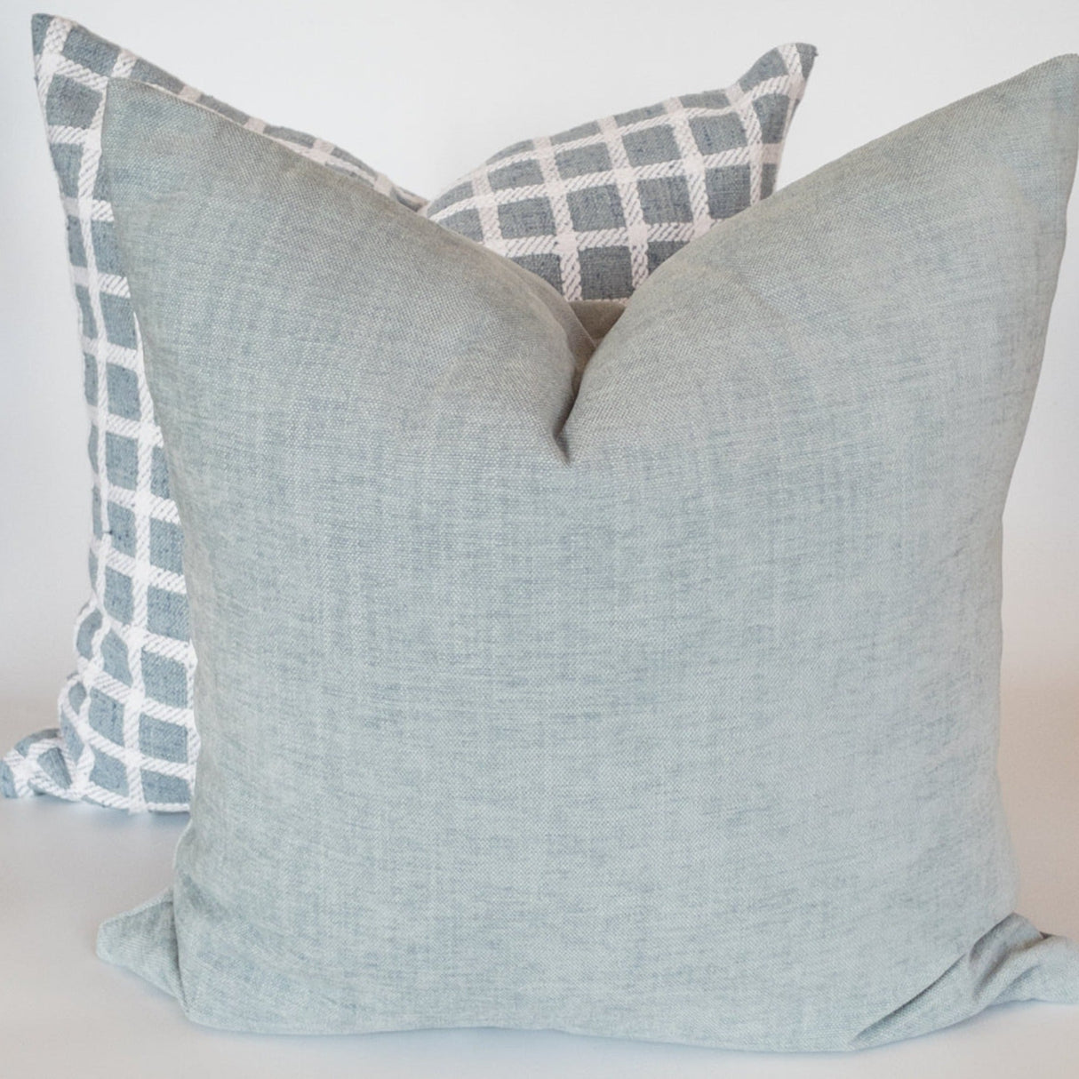 Jaylan Chenille Pillow Cover, Mist - HomeStyle Fabrics